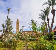 Riad with Outdoor Swimming Pools