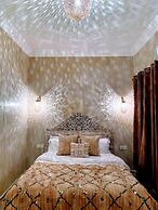 Riad with Outdoor Swimming Pools