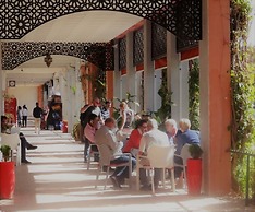 Riad with Outdoor Swimming Pools