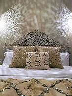 Riad with Outdoor Swimming Pools