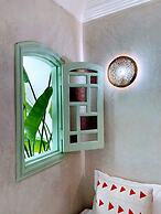 Riad with Outdoor Swimming Pools