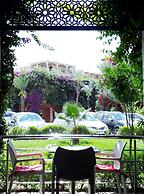 Riad with Outdoor Swimming Pools