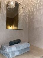 Riad with Outdoor Swimming Pools