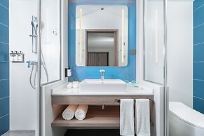 Holiday Inn Express Guangzhou Panyu Dashi by IHG