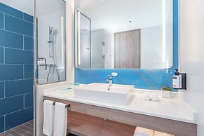 Holiday Inn Express Guangzhou Panyu Dashi by IHG