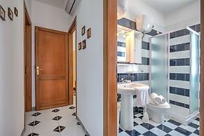 Ginestra apartment with pool in residence