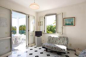 Ginestra apartment with pool in residence