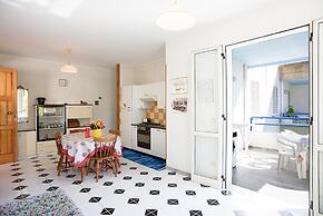 Ginestra apartment with pool in residence