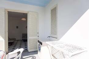 Ginestra apartment with pool in residence