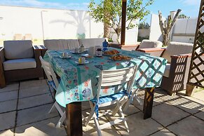 Villa Oasi al mare near the sea with pool