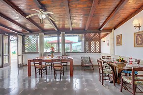 Villa Oasi al mare near the sea with pool