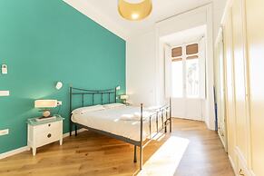 Piazza San Luigi 9 in Naples