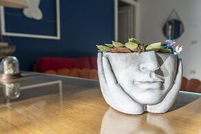 Piazza San Luigi 9 in Naples