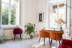 Piazza San Luigi 9 in Naples