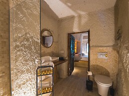 MY CAVE SUITE