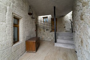 MY CAVE SUITE