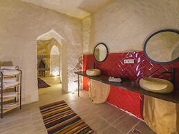 MY CAVE SUITE