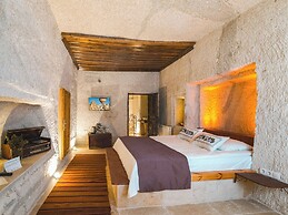 MY CAVE SUITE