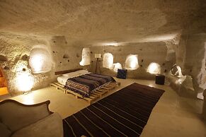 My Cave Suites