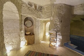 My Cave Suites