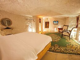 MY CAVE SUITE