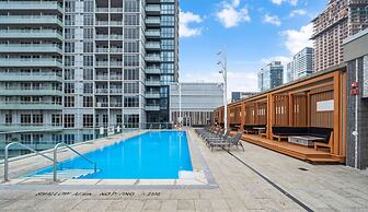 Luxury Suite by CN Tower & Free Parking