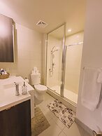 Luxury Suite by CN Tower & Free Parking
