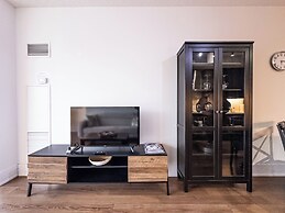 Luxury Suite by CN Tower & Free Parking