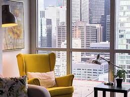 Luxury Suite by CN Tower & Free Parking
