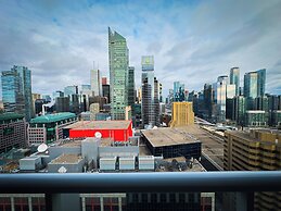 Luxury Suite by CN Tower & Free Parking