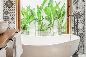 Brand New Capella Villa by DH