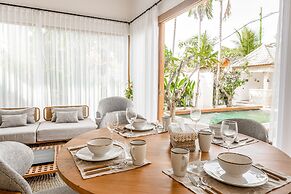 Brand New Capella Villa by DH