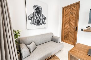 Brand New Capella Villa by DH