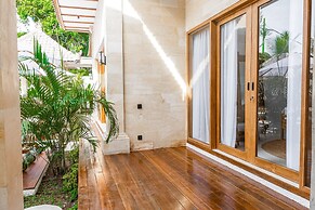 Brand New Capella Villa by DH