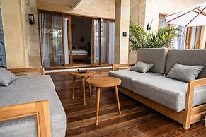 Brand New Capella Villa by DH