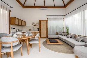 Brand New Capella Villa by DH