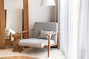 Brand New Capella Villa by DH