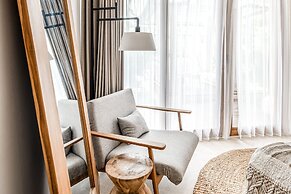 Brand New Capella Villa by DH