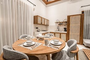 Brand New Capella Villa by DH