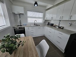 Redwood Apartments