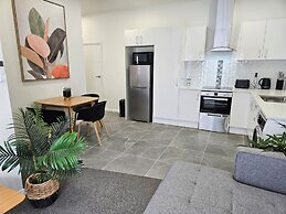 Redwood Apartments