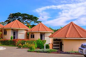 CROYLANDZ COTTAGES
