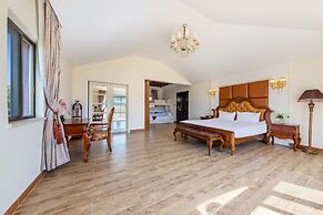 Milake Holiday Villa