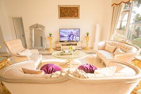 Milake Holiday Villa