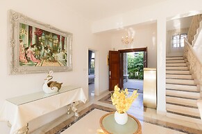 Milake Holiday Villa