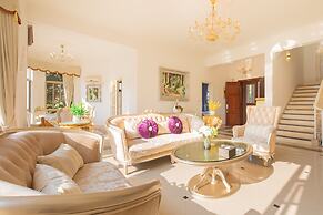 Milake Holiday Villa