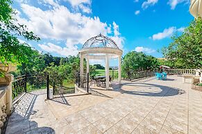 Milake Holiday Villa