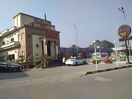 Jhelum Inn Hotel