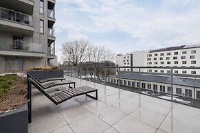 Apartment With Large Balcony by Renters