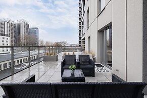 Apartment With Large Balcony by Renters